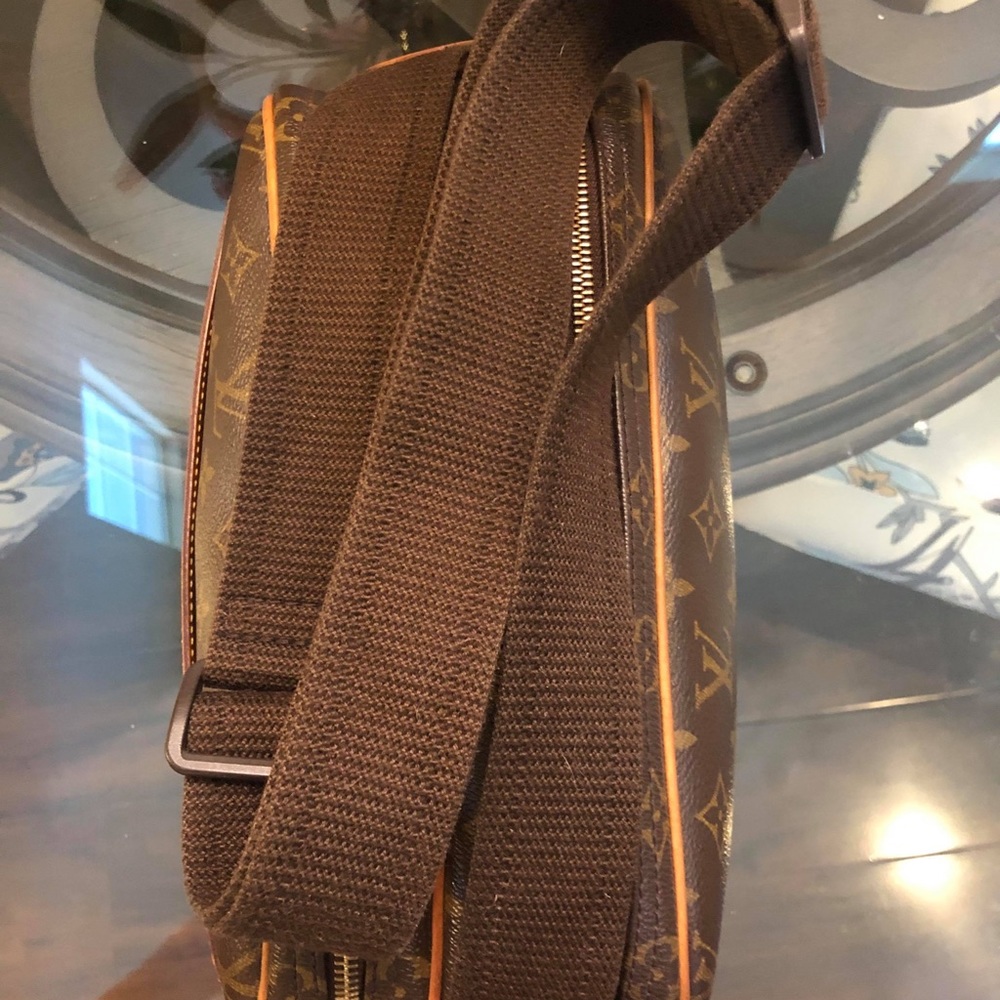 Lv Authentic!! - image 4